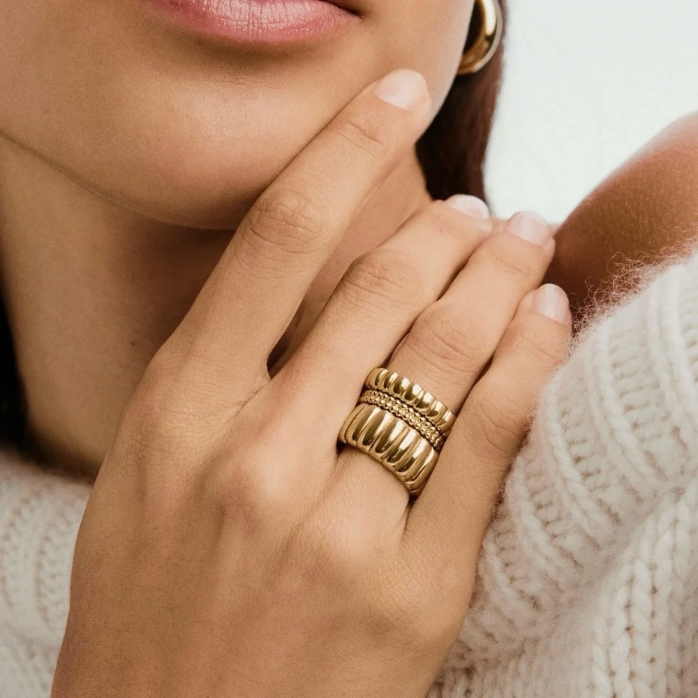 CHARLOTTE BOLD RING
